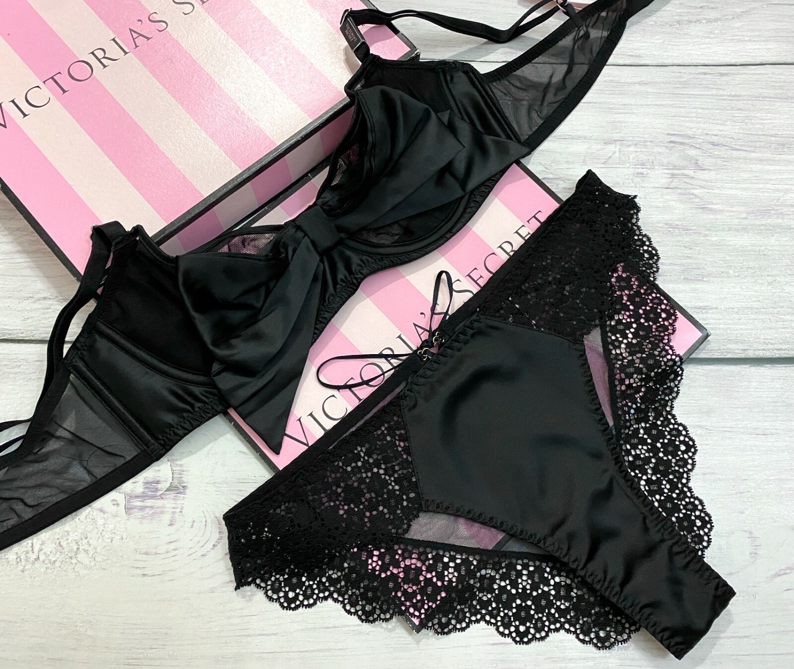 NWT Victorias Secret Black DREAM ANGELS Бюстгальтер-балконет без подкладки с черным бантом