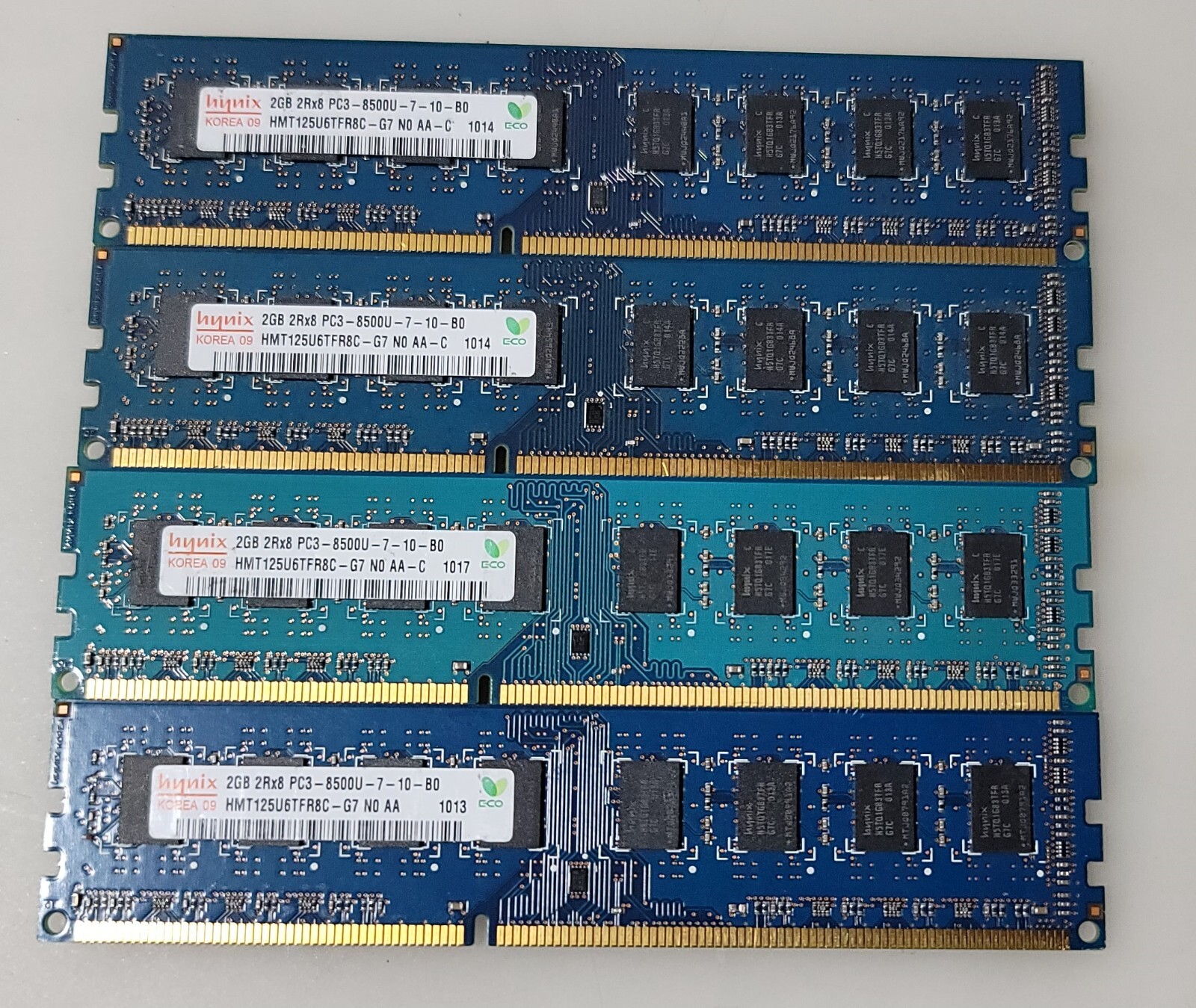 UK　HF8.HF8BWセット Hynix 8G Lot of 4X2GB 2RX8 PC3-8500U-7-10-BO HMT125U6TFR8C