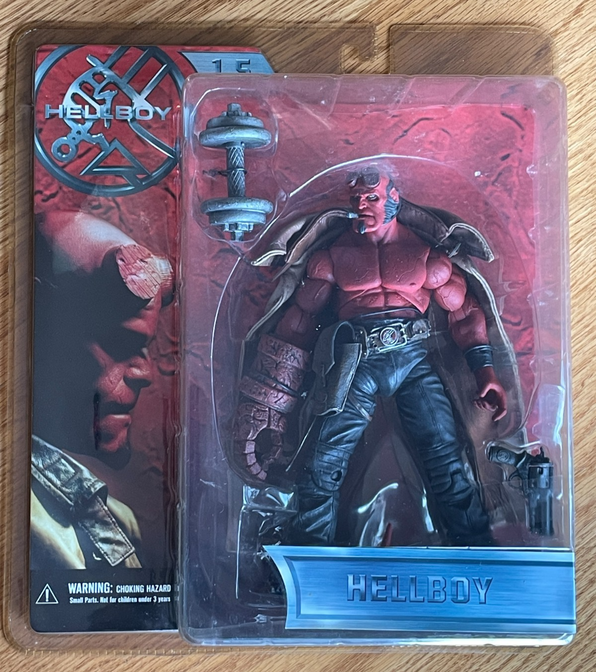 2004.Mezco Toys/18inch“HELLBOY” $_57.PNG?set_id=880000500F