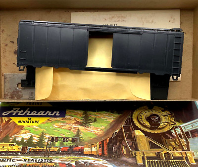 HO ATHEARN 1200 40' BOX CAR KIT UNDECORATED