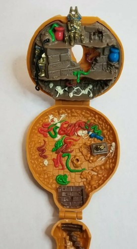 Bluebird 1992 Mighty Max Palace of Poison Temple Doom Complete Used