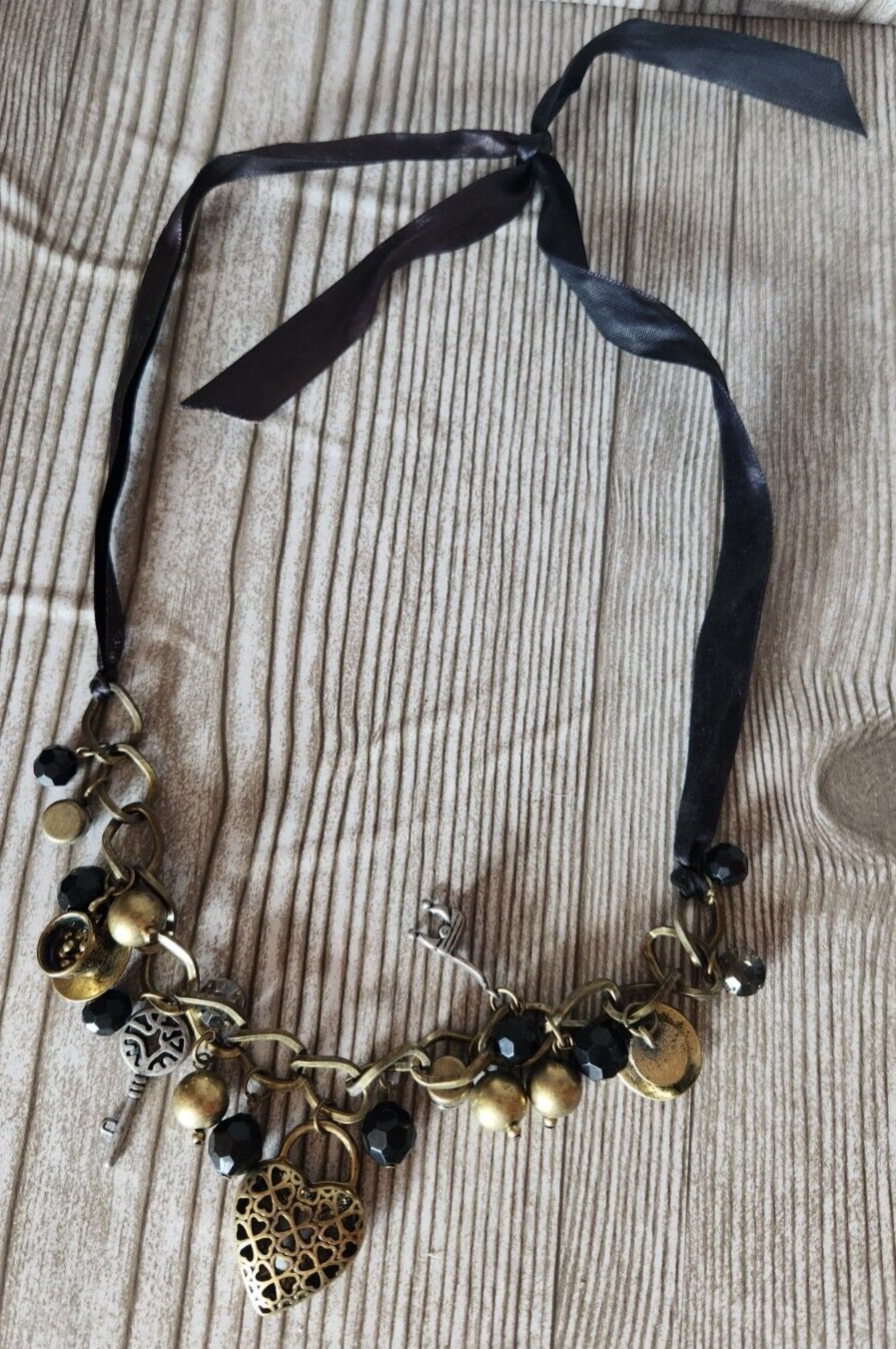 Disney Alice in Wonderland Fashion Charm Necklace Bronze Tone 11in