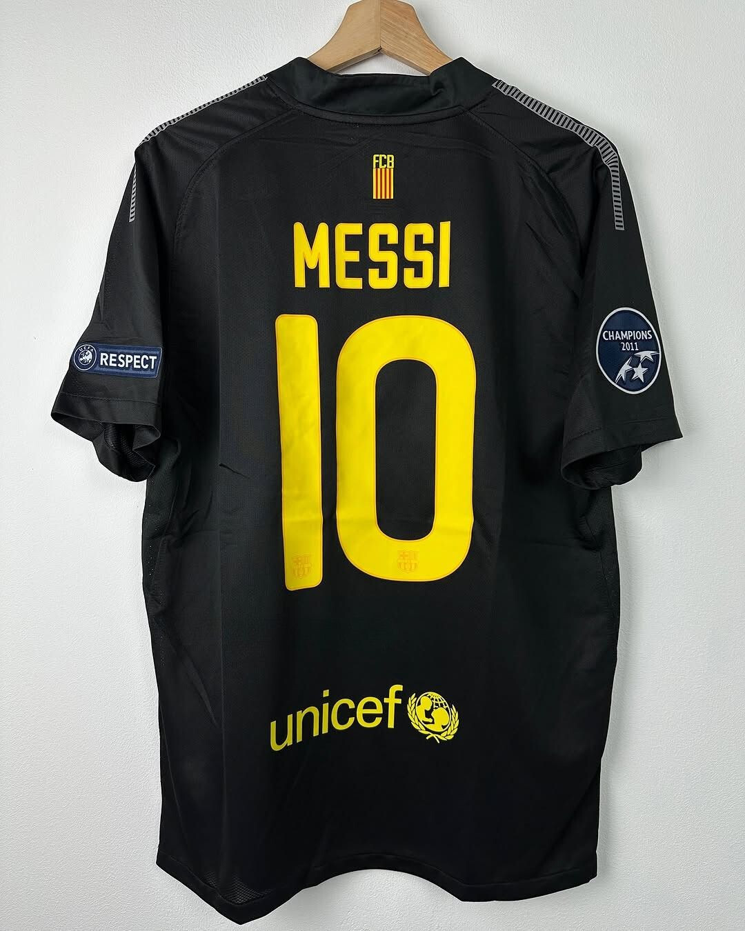 FC Barcelona 2011ユニフォーム s-l400.jpg