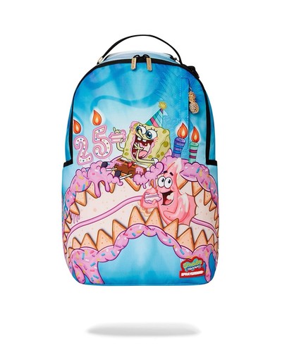 【DRYROSE】25ss POCKET BACKPACK 缶バッジ付き★ SPRAYGROUND SPONGEBOB'S 25TH ANNIVERSARY DLXSR BACKPACK