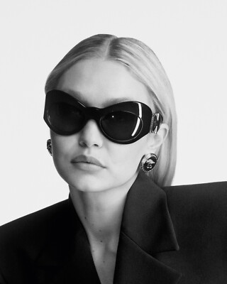 Pre-owned Versace 0ve4462-gb1/87 Black Sunglasses In Gray