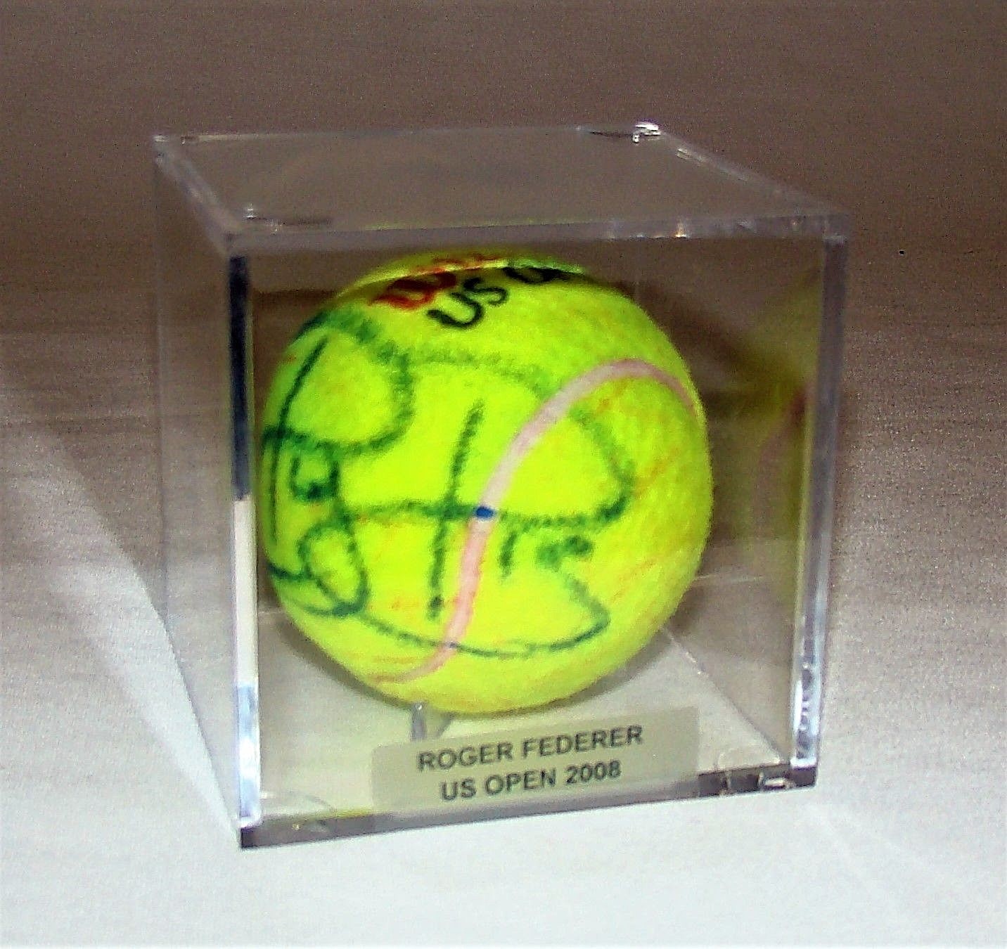 ROGER FEDERER 2008 GAME USED AUTOGRAPHED TENNIS BALL