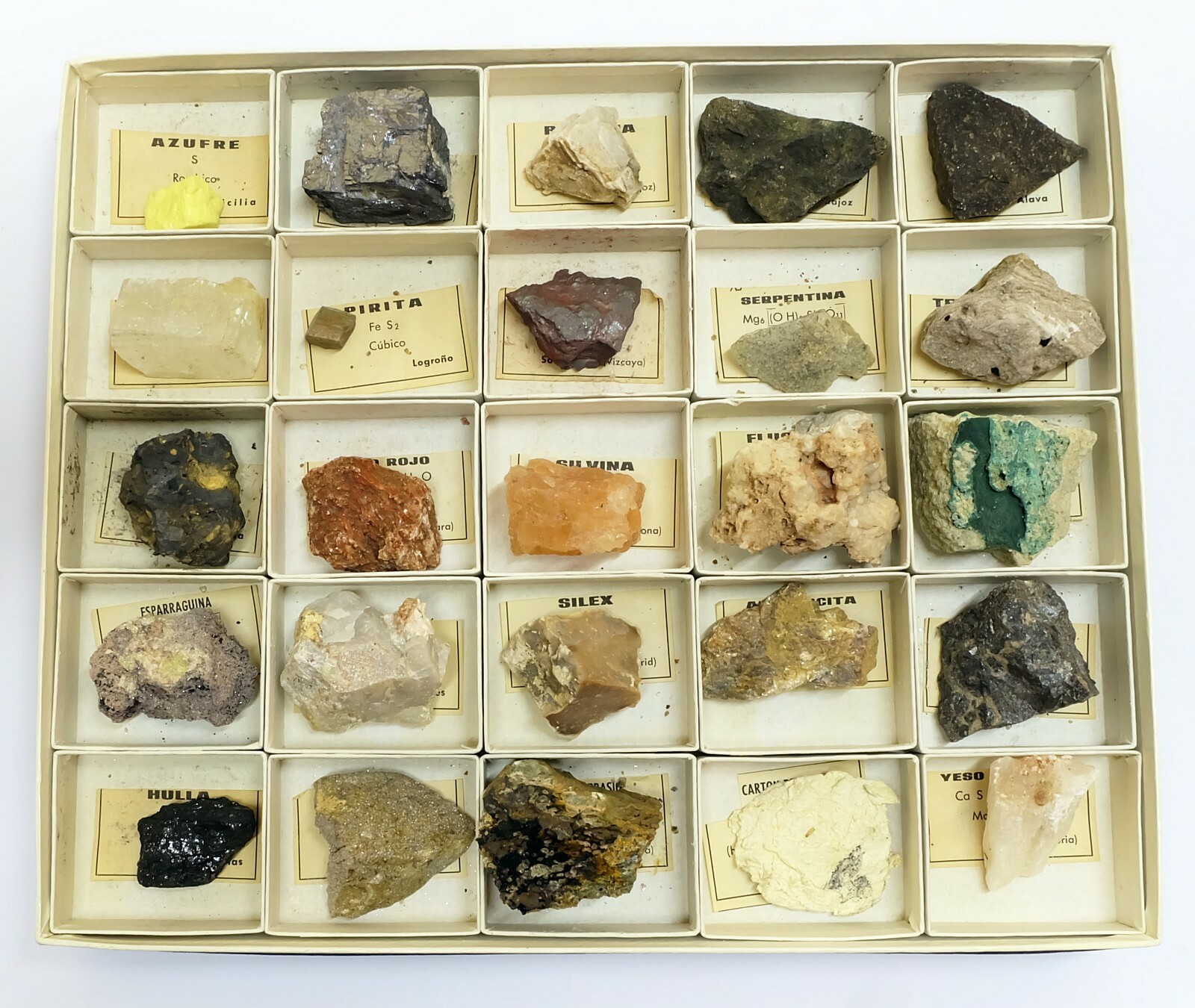 1960ca MINERALOGY - Antique ROCK and MINERAL COLLECTION in 1960ca MINERALOGY - Antique ROCK and MINERAL COLLECTION in