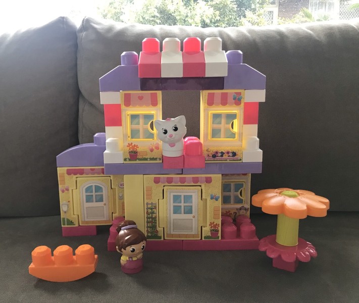 mega bloks cozy cottage
