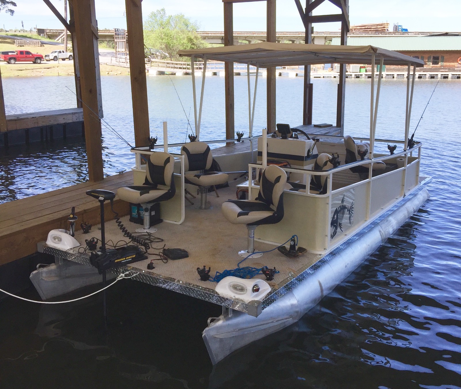 1972 Kayot 20 Ft pontoon boat & 1995 Evinrude 48 Special Outboard 68# Minnkota