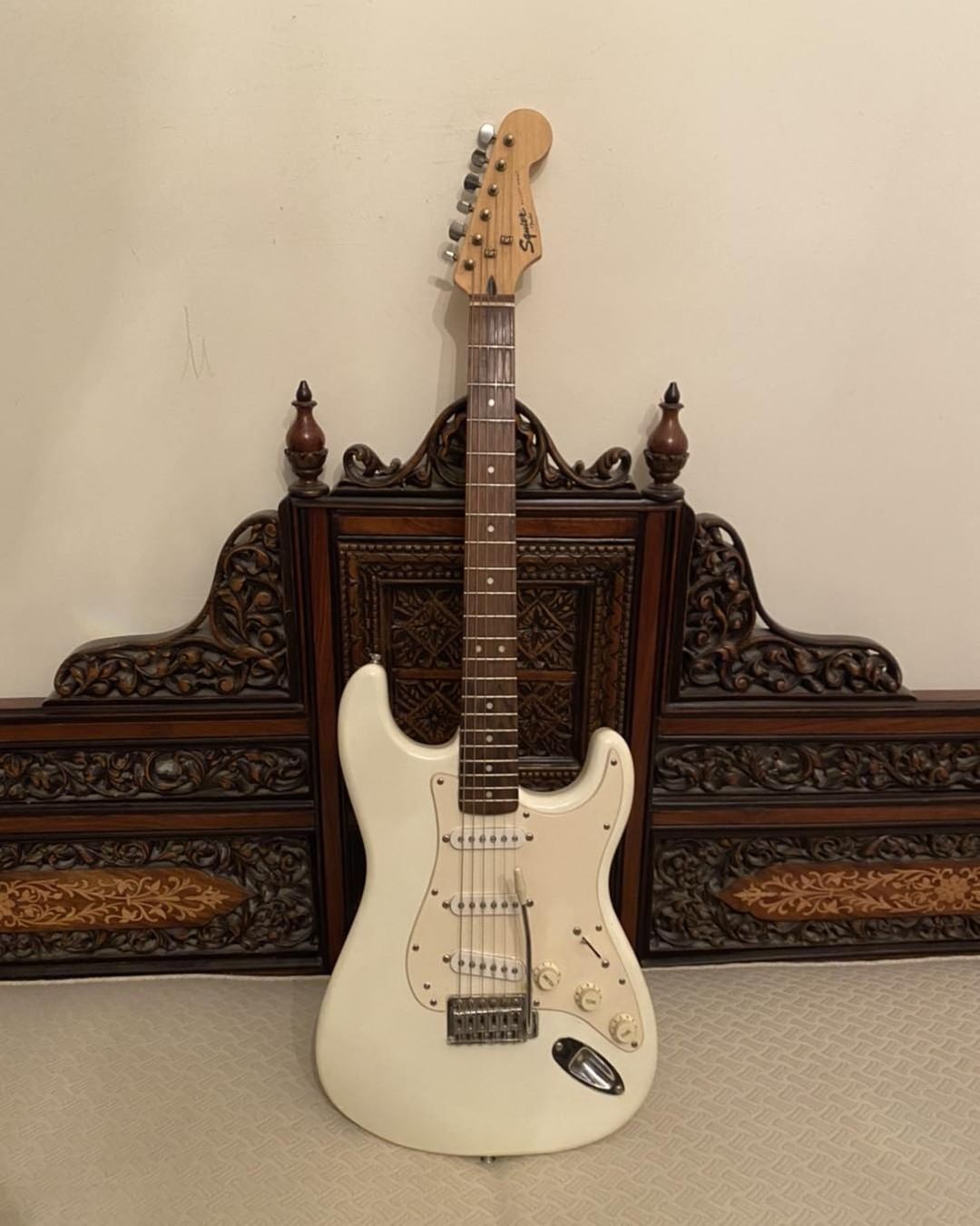 Squier Bullet Series Stratocaster Olympic white Electric Guitar Squier Bullet Series Stratocaster Olympic white Electric Guitar