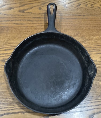 Vintage GRISWOLD Small Logo No 6 Skillet •Erie PA. •699 •Cast Iron Frying Pan