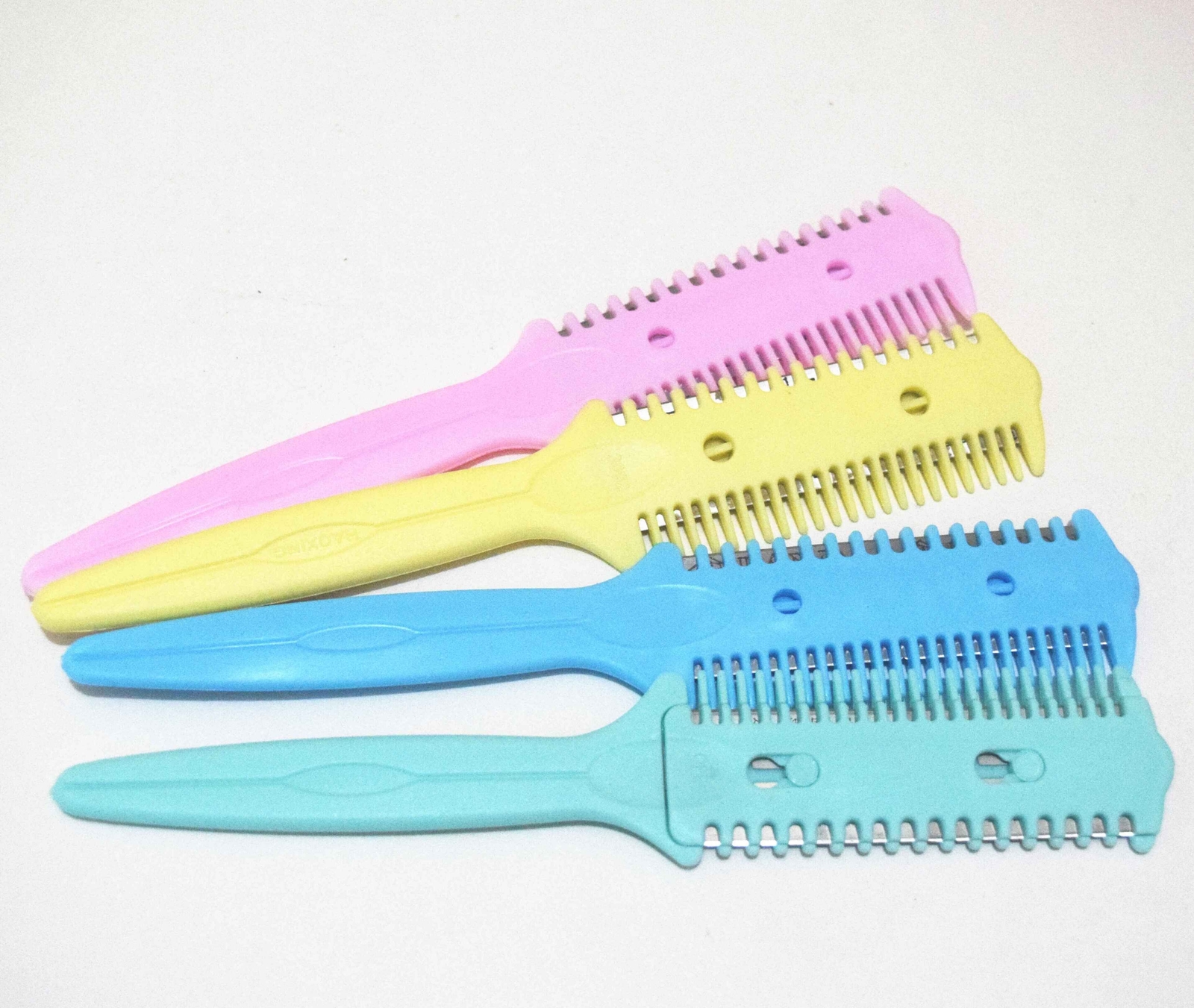 Barber Scissor Hair Cut Styling Razor Magic Blade Comb Hairdressing