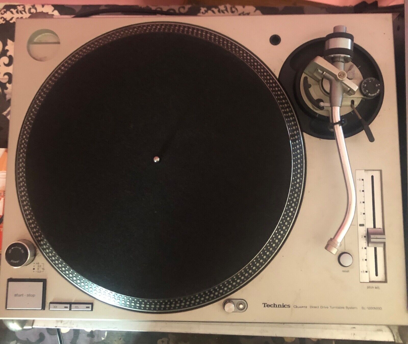 Technics SL-1200 M3D silver Turntable with Road Ready case Technics SL-1200 M3D silver Turntable with Road Ready case