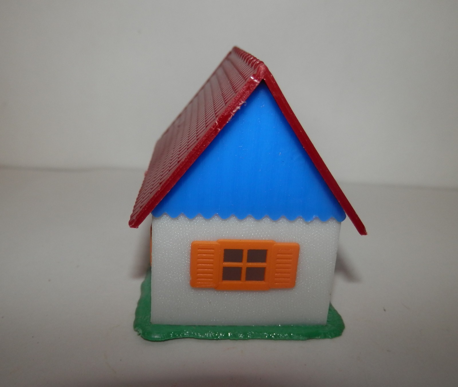 HO Scale Small A Frame House with Red Roof & Blue Door