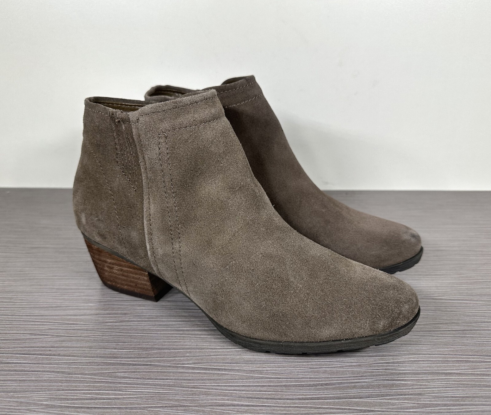 Blondo Valli Waterproof Bootie, Dark Taupe Suede, Womens Size 9.5 M