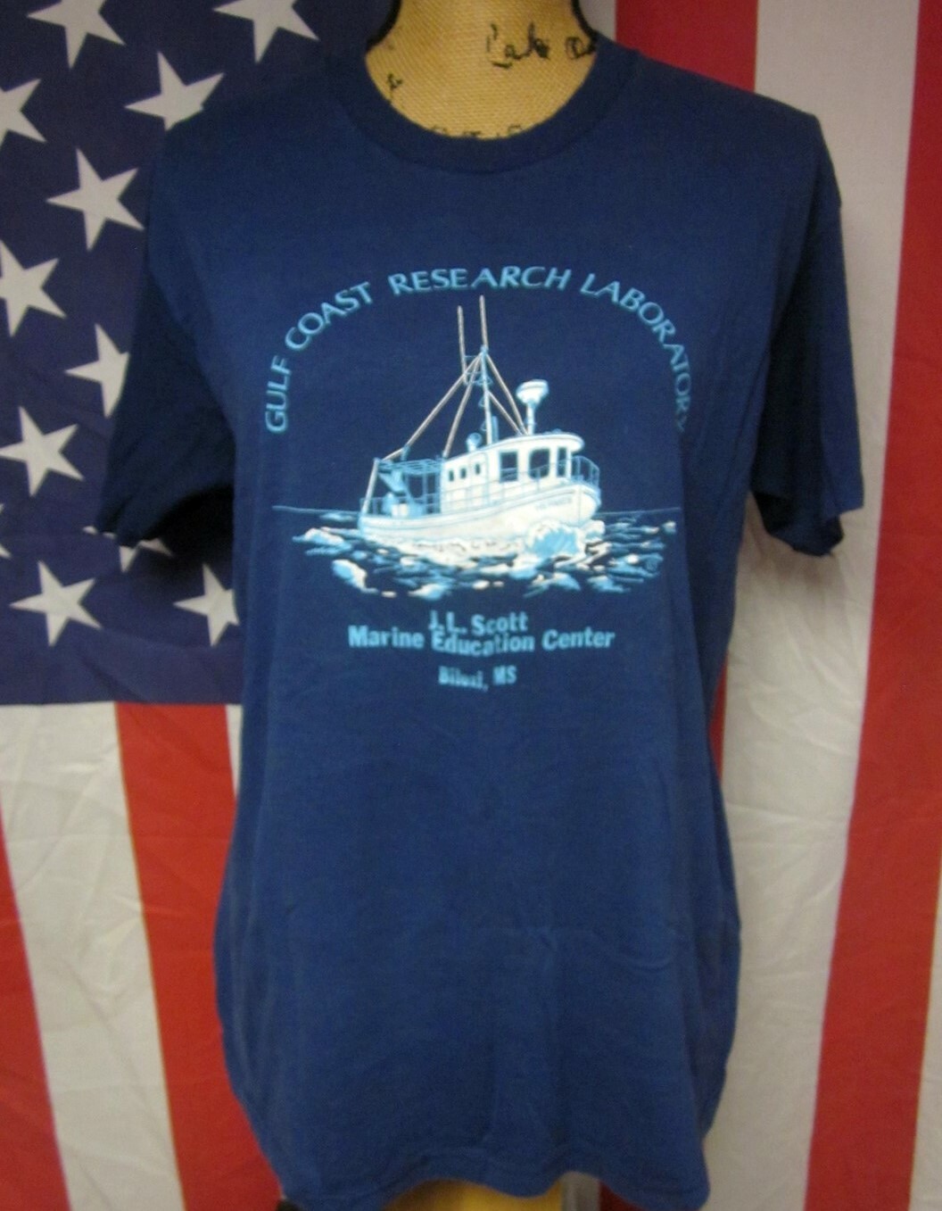 GULF COAST RESEARCH LABORATORY lrg T shirt JL Scott Marine