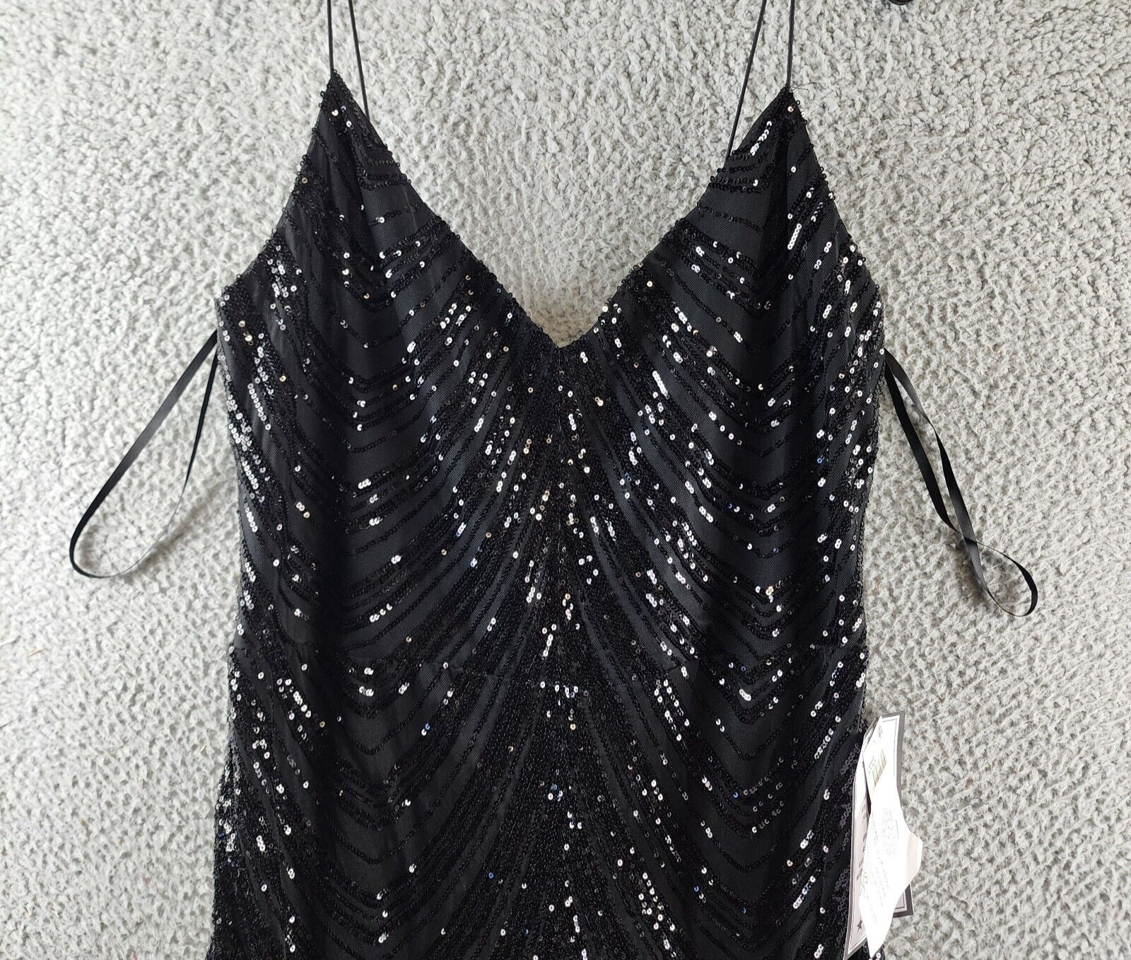 B Darlin Trendy Plus Size Sequined V-Neck Sleeveless Gown Women's 18W Black - Picture 3 of 15