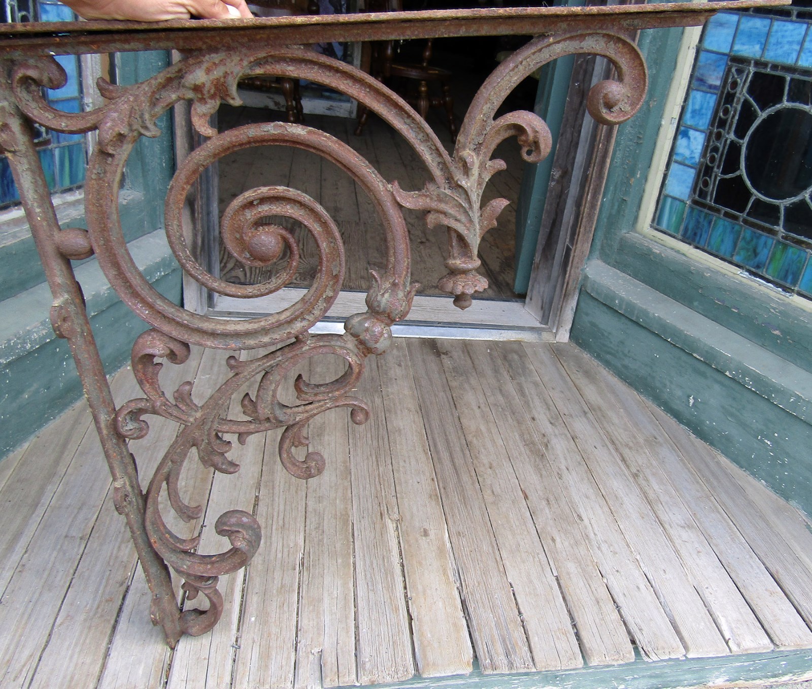 HUGE PAIR OF ANTIQUE VICTORIAN CAST IRON BRACKETS