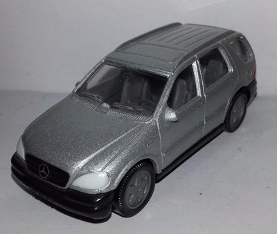 SIKU 1095 Mercedes-Benz ML 320 zilvergrijs in zeer goede staat