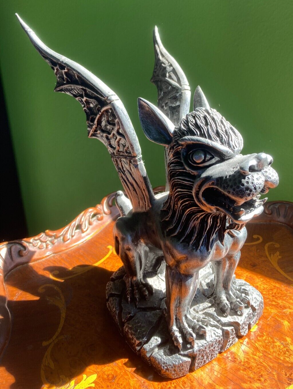 Gold Gargoyle Dog with red eyes ガーゴイルドッグ 【公式通販】