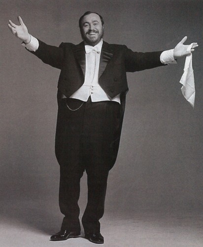 Luciano Pavarotti Signed Handkercheif White Opera Three Tenors 1980
