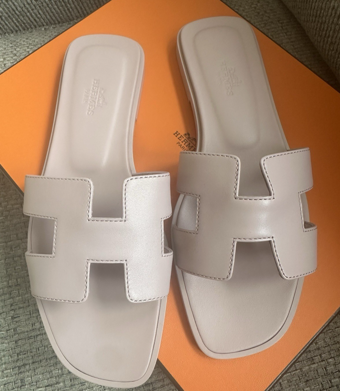 【フェミニンさ漂う大人ピンク】HERMES シプレ Rose Cancan Size 38EU NEW HERMÈS Rose Cancan Calfskin ORAN Sandals | eBay