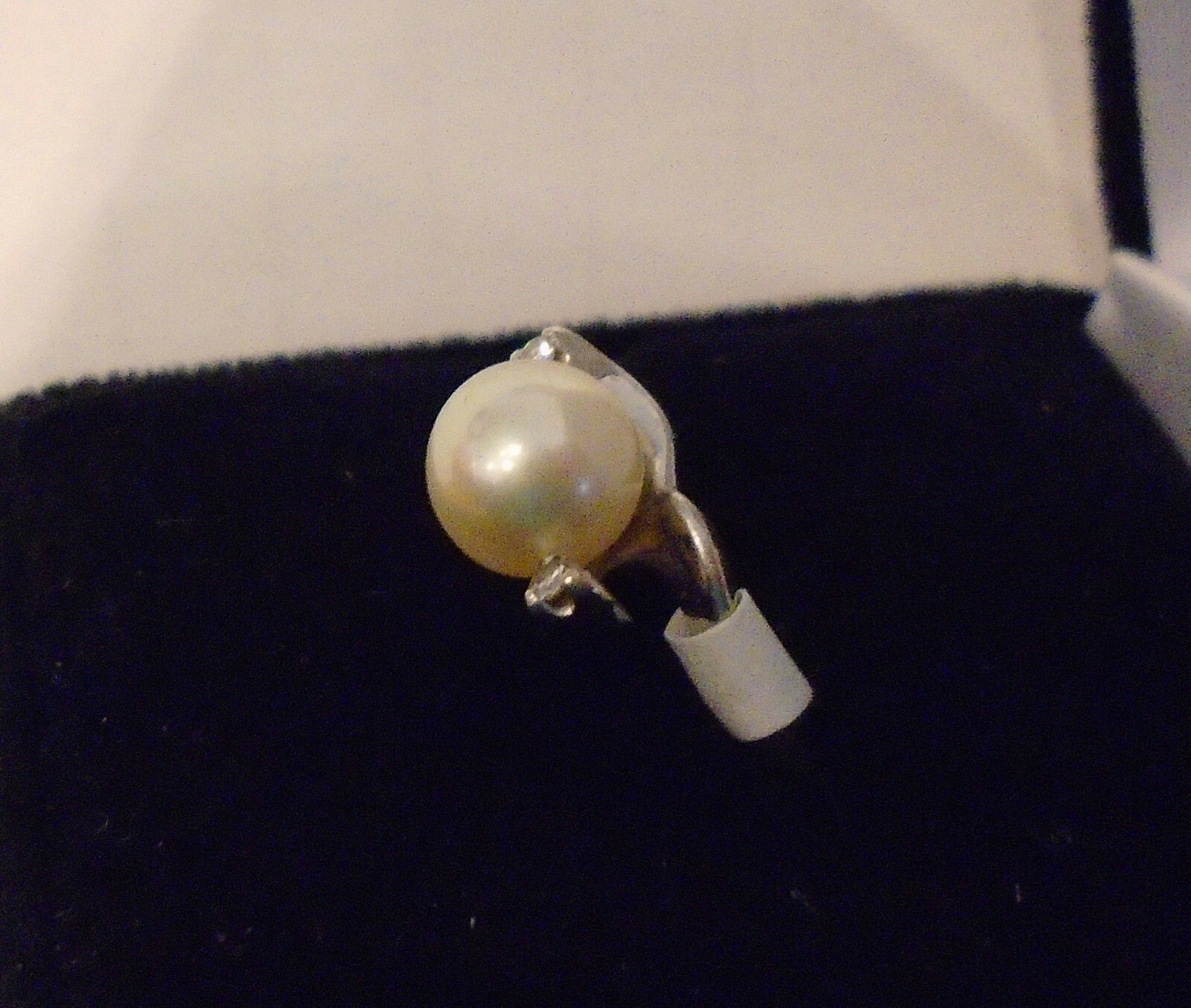 14K WHITE GOLD  PEARL DIAMOND RING