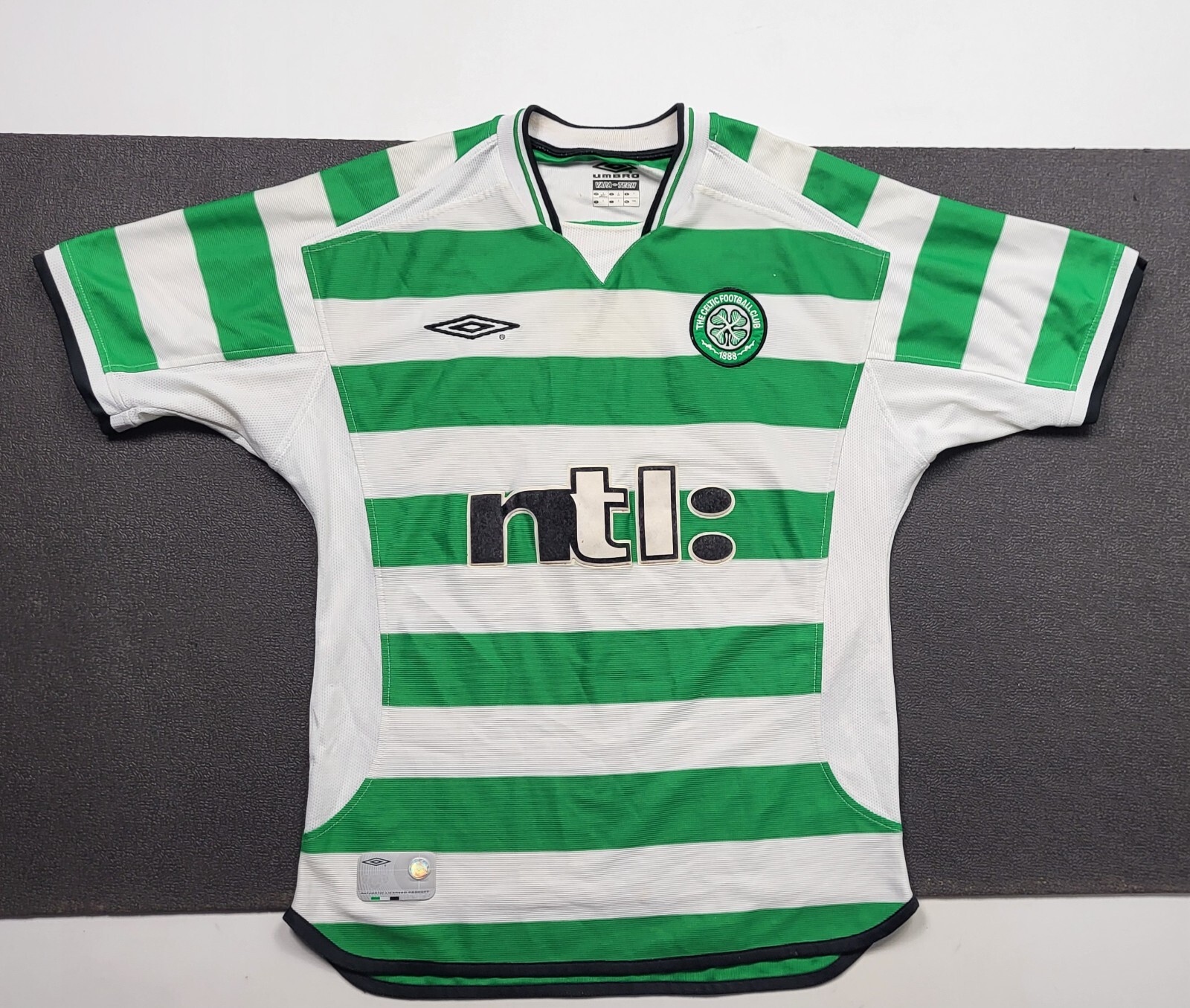 セルティックCeltic FC Umbro シャツ 緑 白のストライプ vintage celtic jersey umbro shirt kit striped white green