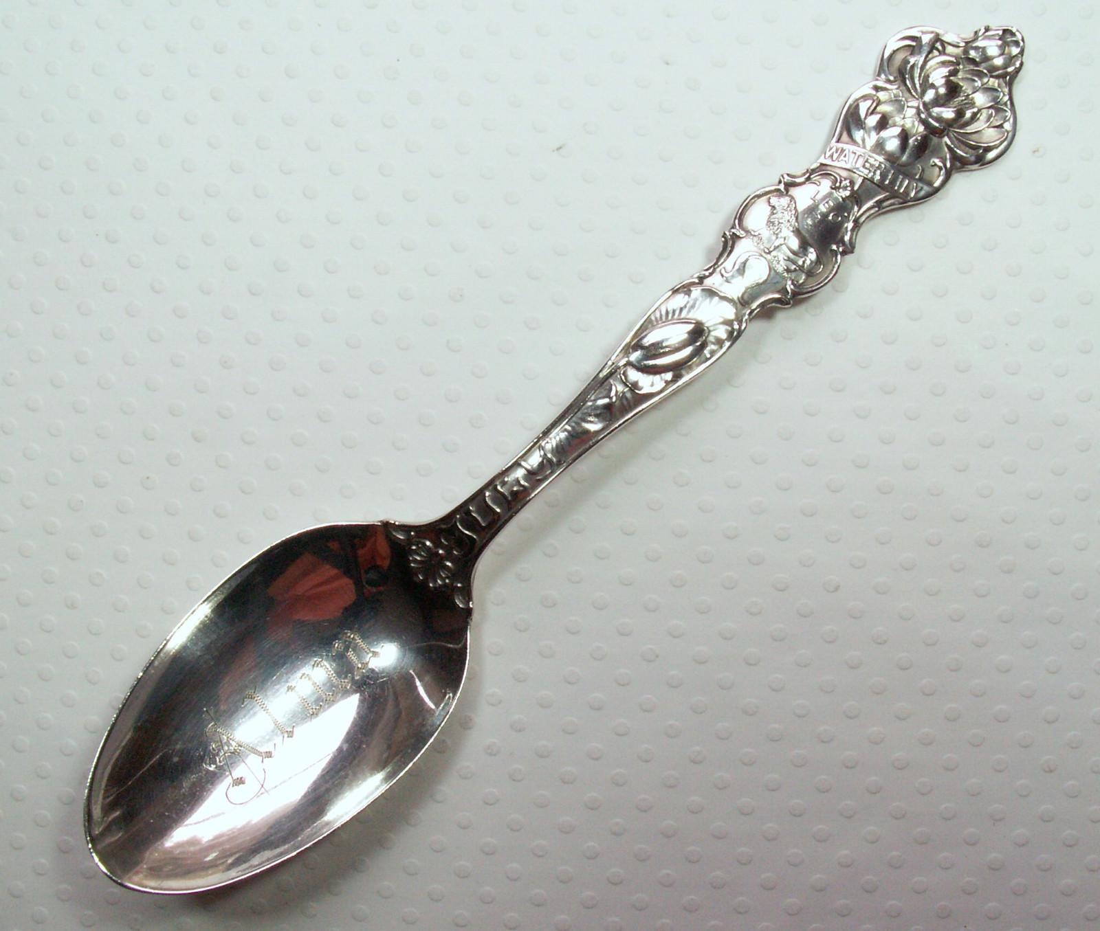 WALLACE ZODIAC STERLING SOUVENIR SPOON JULY LEO Waterlily Flower