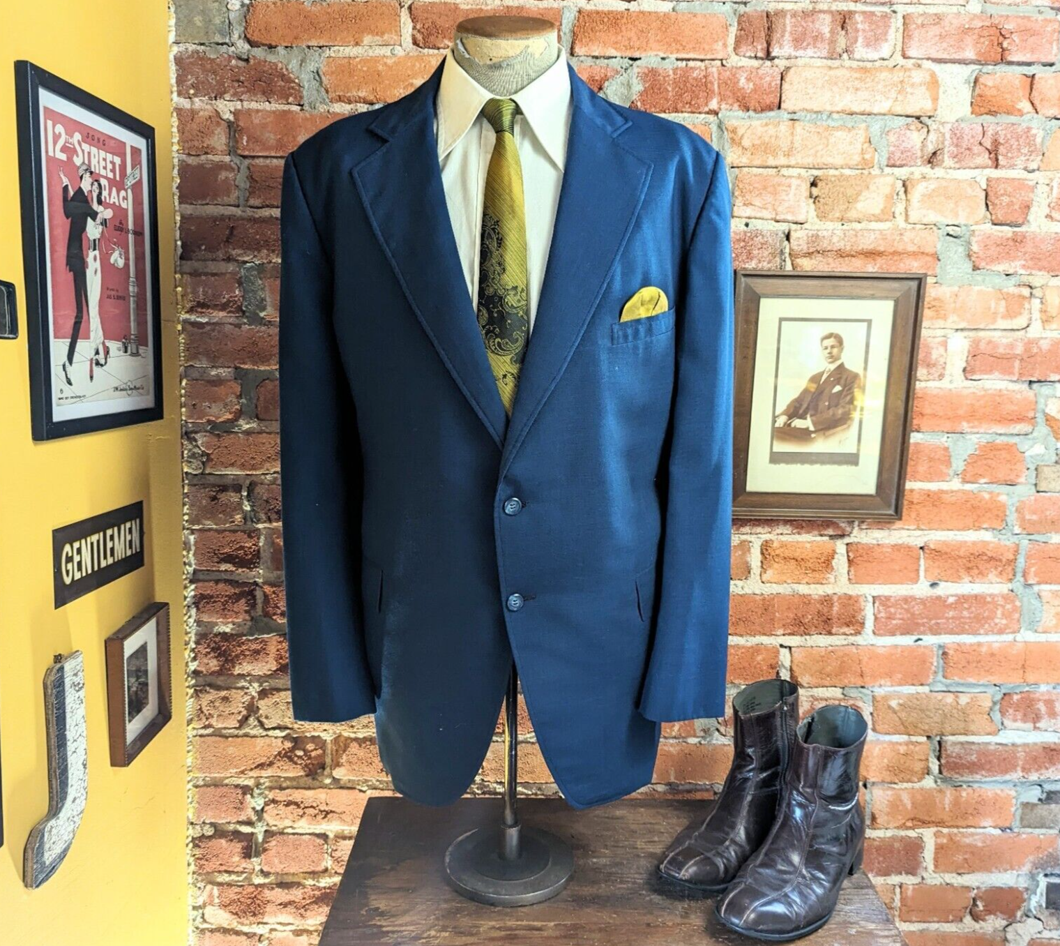 1960s Mod Blue Suit Jacket Vintage Mens Blazer / Sport Coat 1960s Mod Blue Suit Jacket Vintage Mens Blazer / Sport Coat