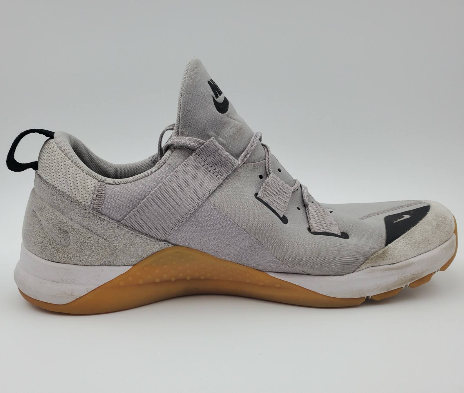 nike mens tech trainer