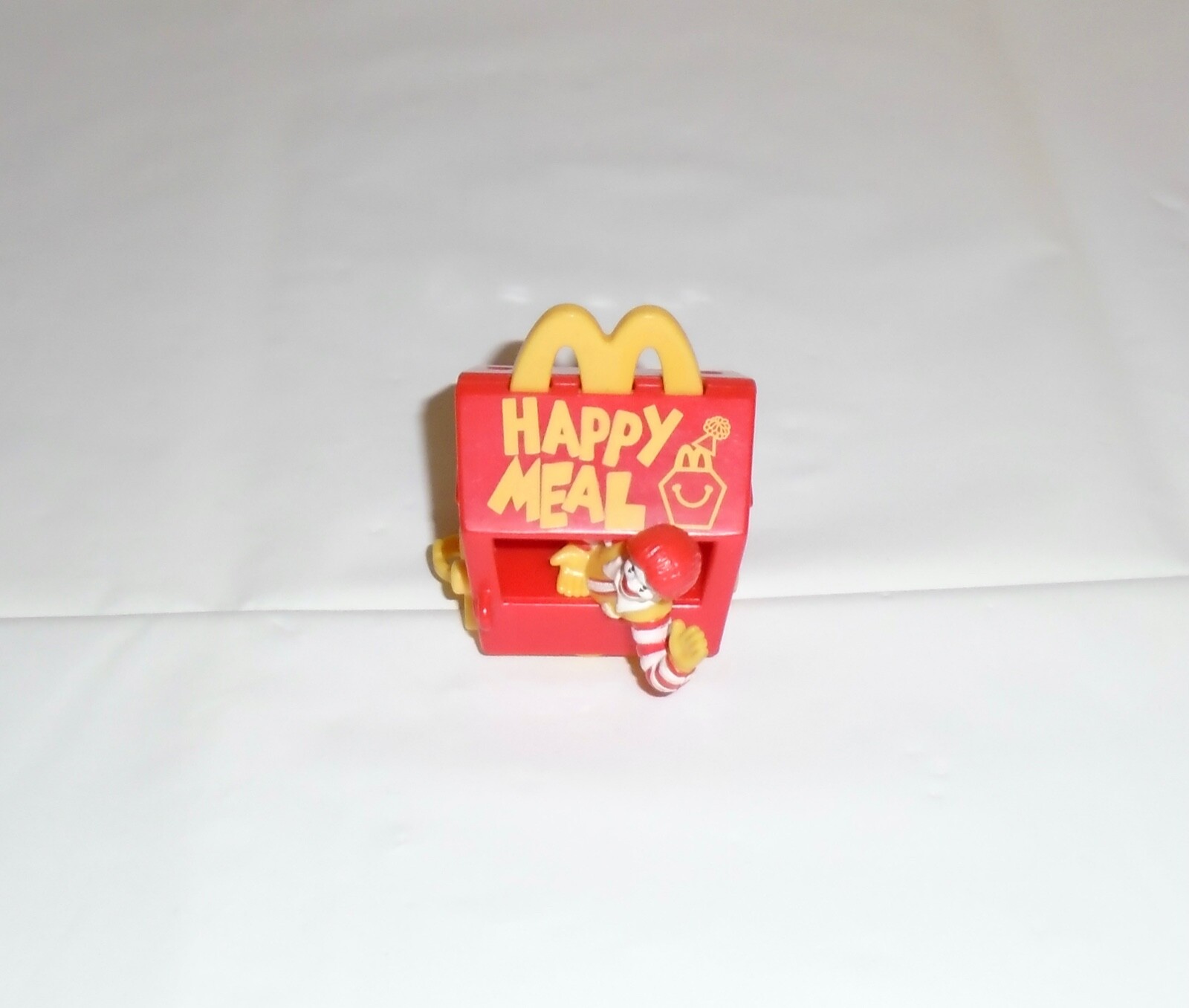 洋書 McDonald's Happy Meal Toys McDonald's is bringing back retro Happy Meal toys | Fox 8