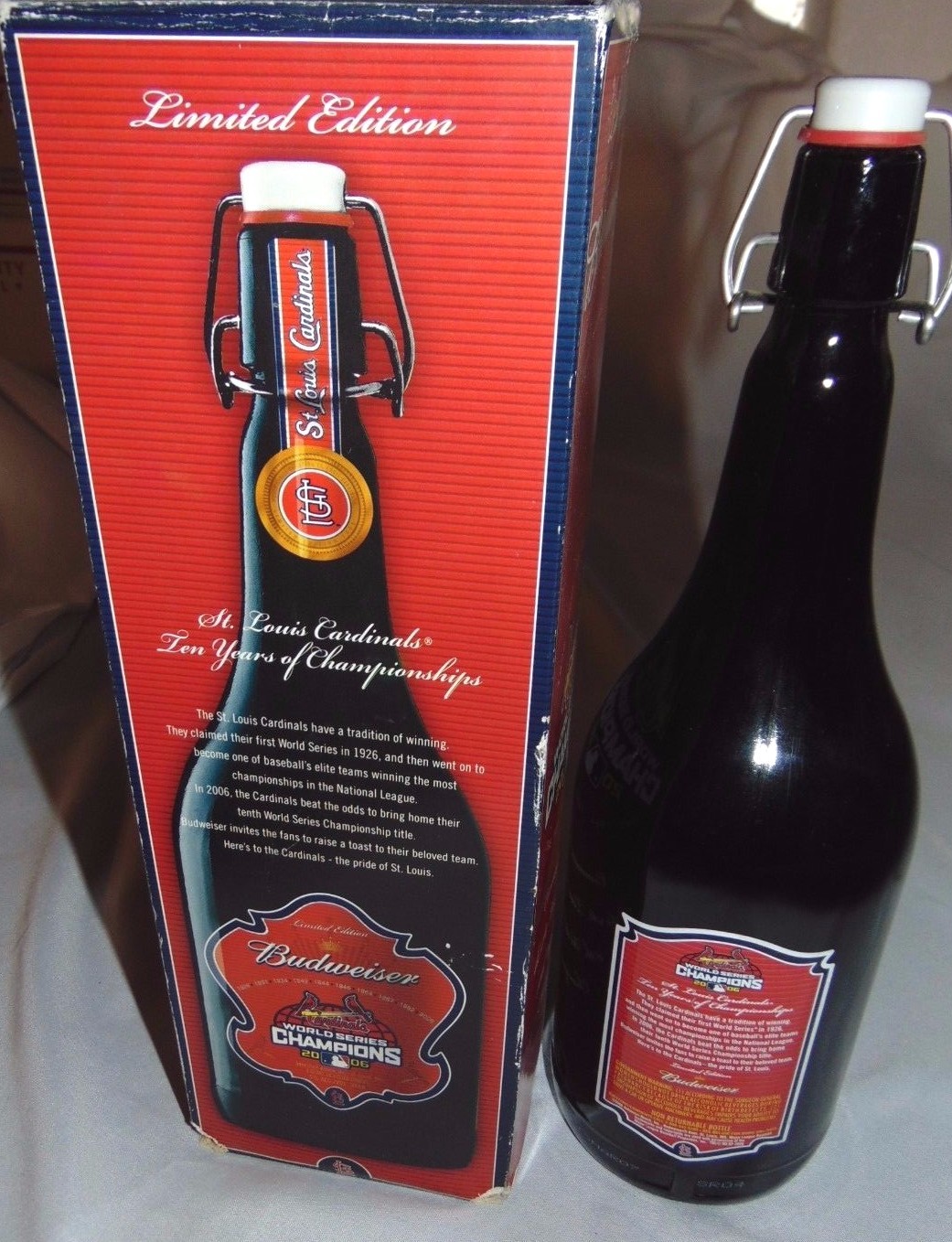 BUDWEISER Collectible EMPTY 1 Qt 14.5 oz CARDINALS World Series Champions 2006