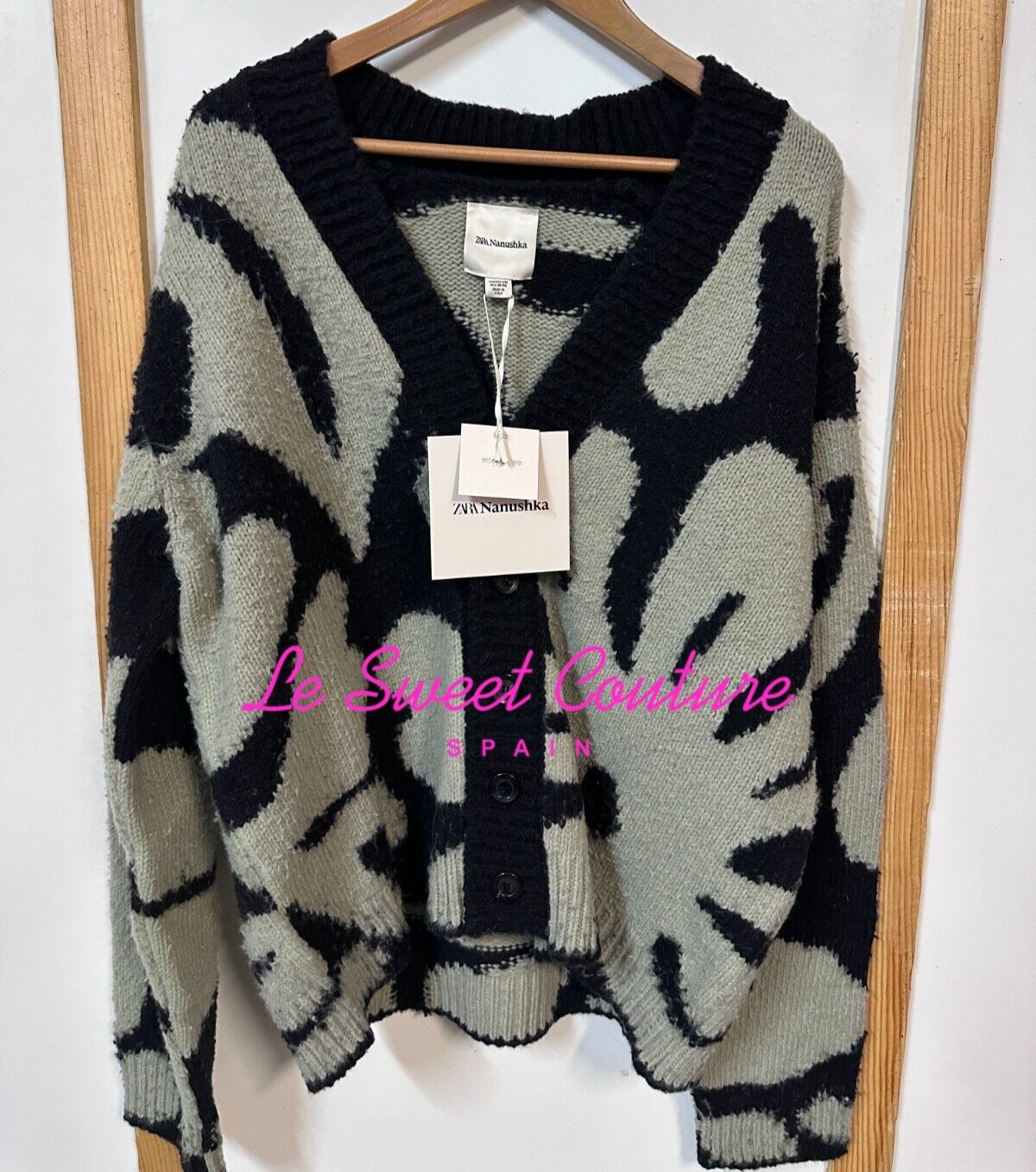 ZARA Nanushka フローラルインターシャカーディガン Nanushka フローラル ニット ZARA Nanushka フローラルインターシャ