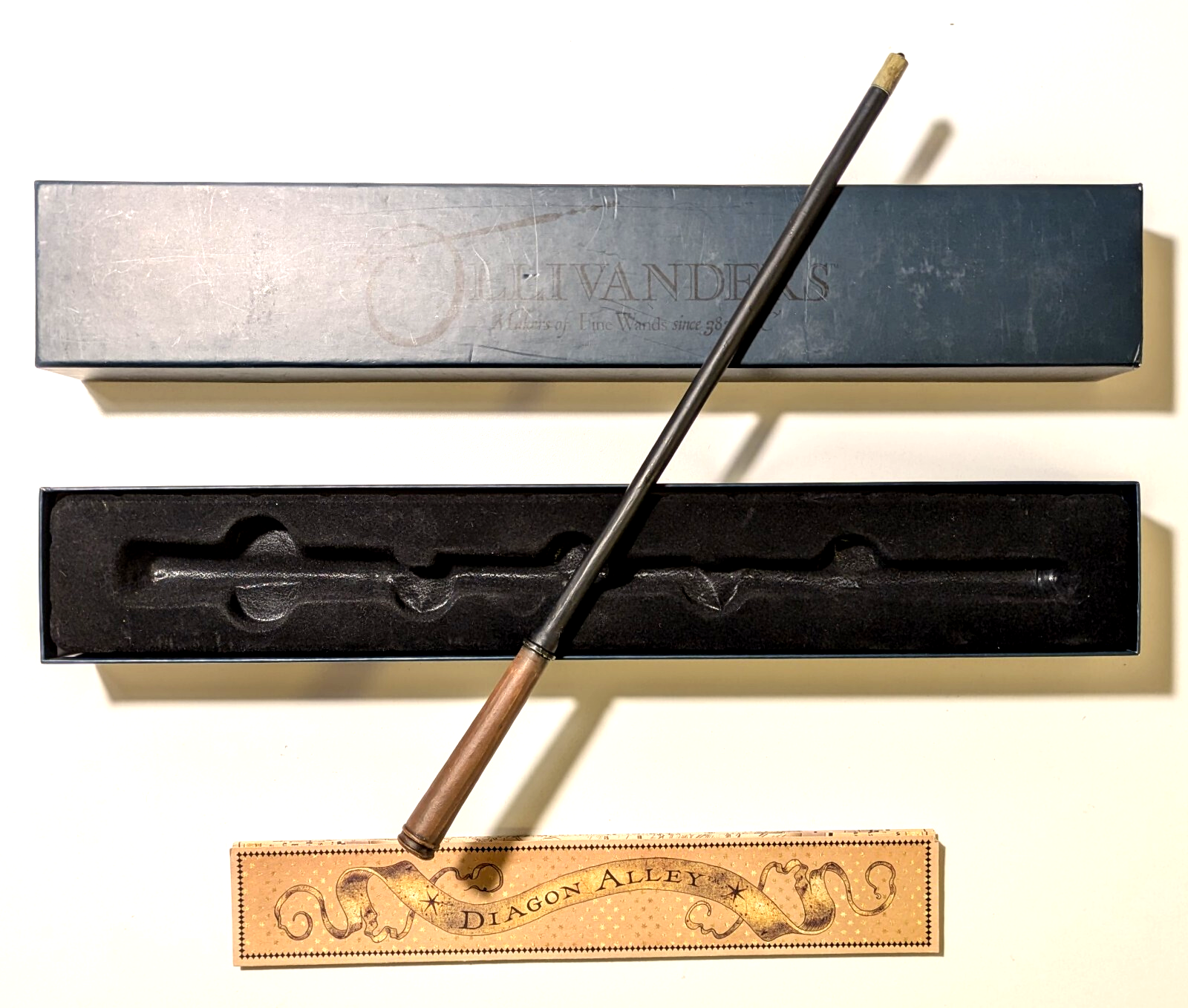 Wizarding World of Harry Potter Hawthorn 6 Ollivander's