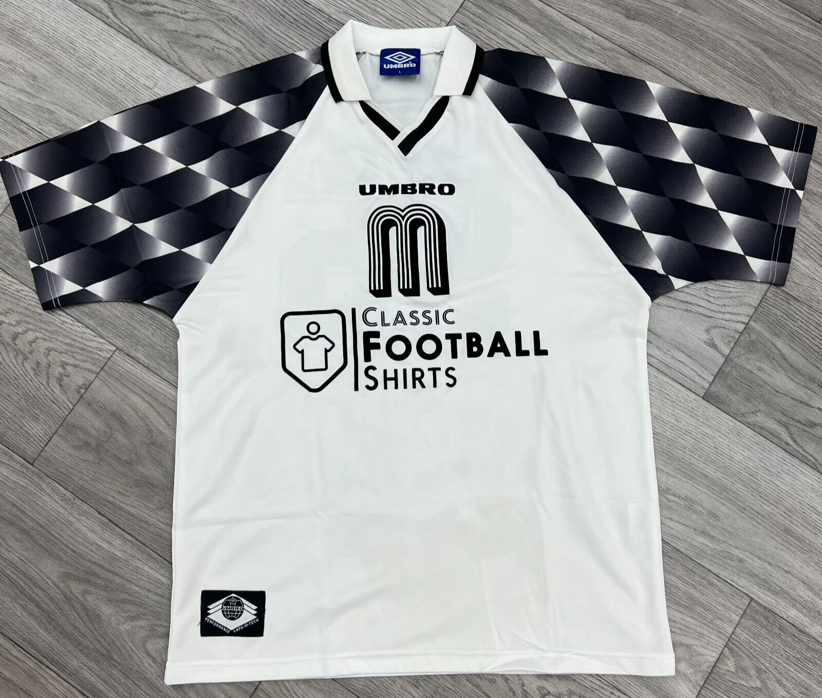 UMBRO x MUNDIAL ユニフォーム XOサイズ ホワイト UMBRO x MUNDIAL ユニフォーム XOサイズ ホワイト - メルカリ