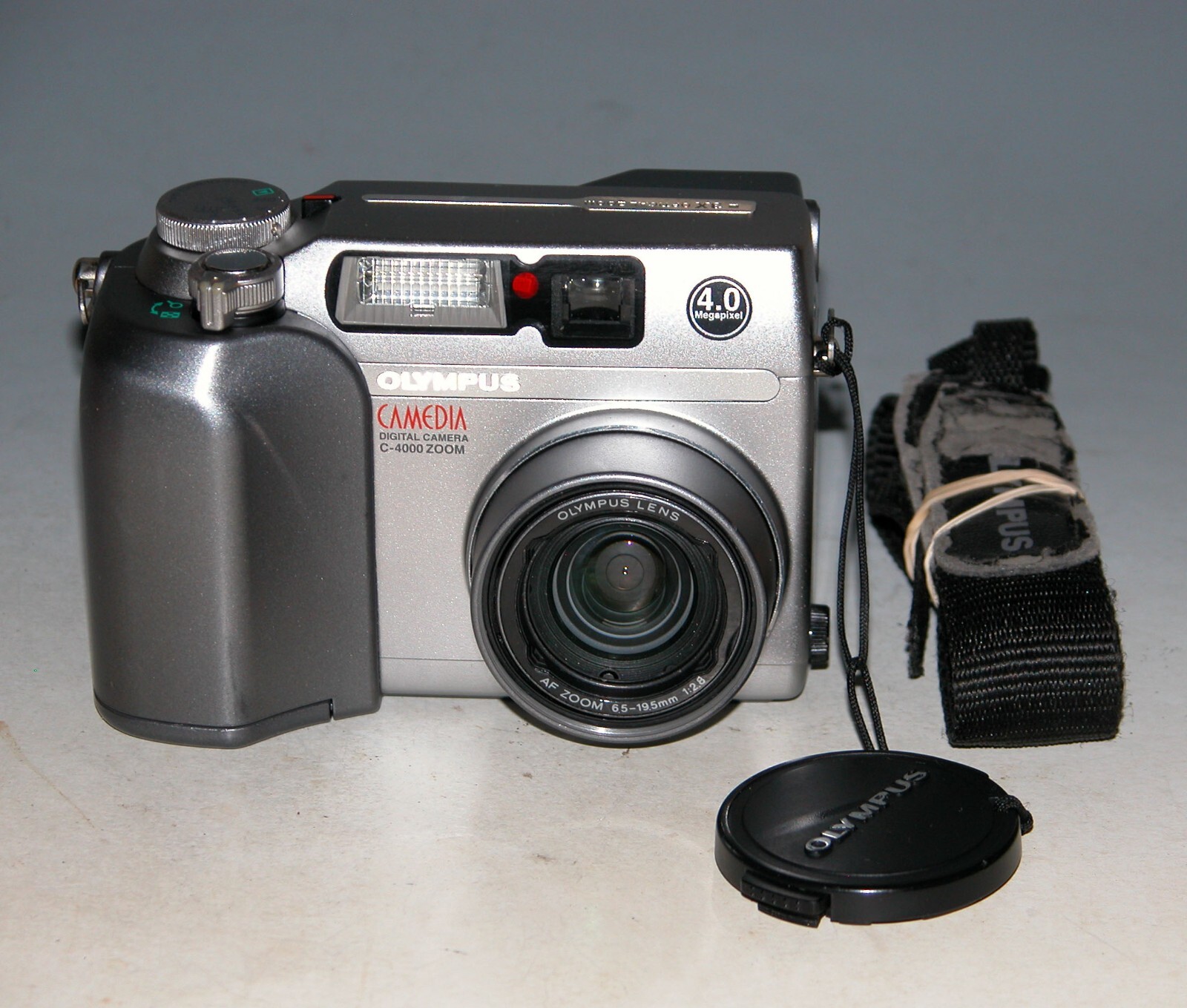 Olympus CAMEDIA C-4000 Zoom 4.0MP Digital Camera #2953