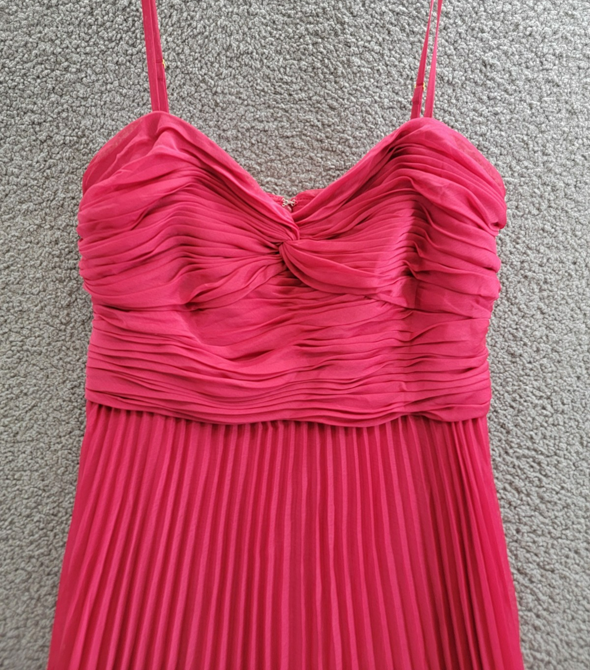 AQUA Pleated Chiffon Gown Women's 12 Red Solid Sweetheart Neck Back Zip Closure - Picture 3 of 18