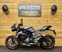 Triumph Street Triple 765 RS : 2018 model : ONLY 2207 MILES