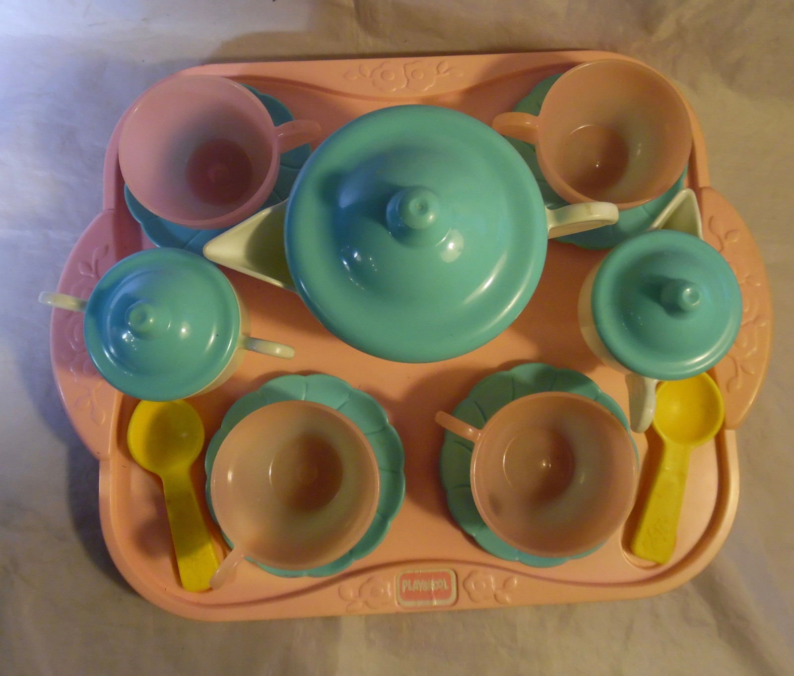 PLAYSKOOL MAGIC TEA PARTY tea set with COLOR CHANGE CUPS, pot, sugar bowl