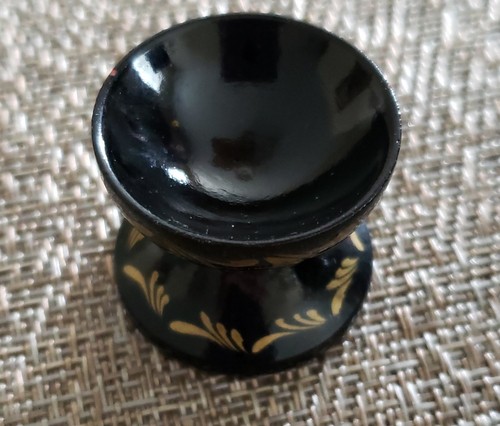 VINTAGE HAND CRAFTED ARTIST SIGNED RUSSIAN EGG ON STAND