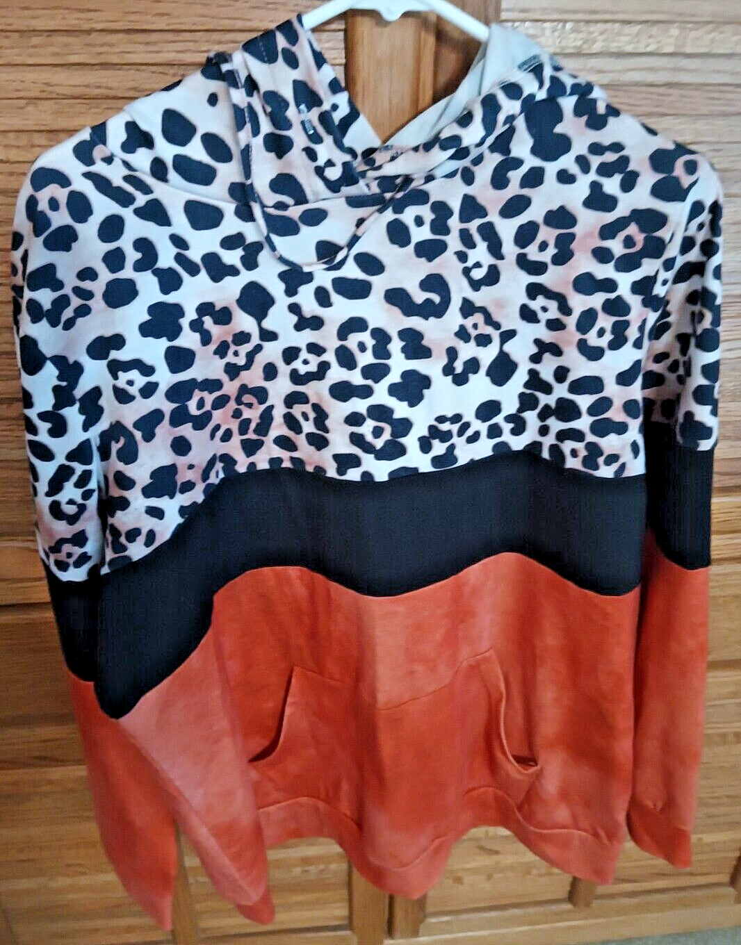 ★FALLETT★Black Leopard Sweatshirt★送料・関税込★ Leopard Print Pocket Cool Animal Lover Cheetah Sweatshirt
