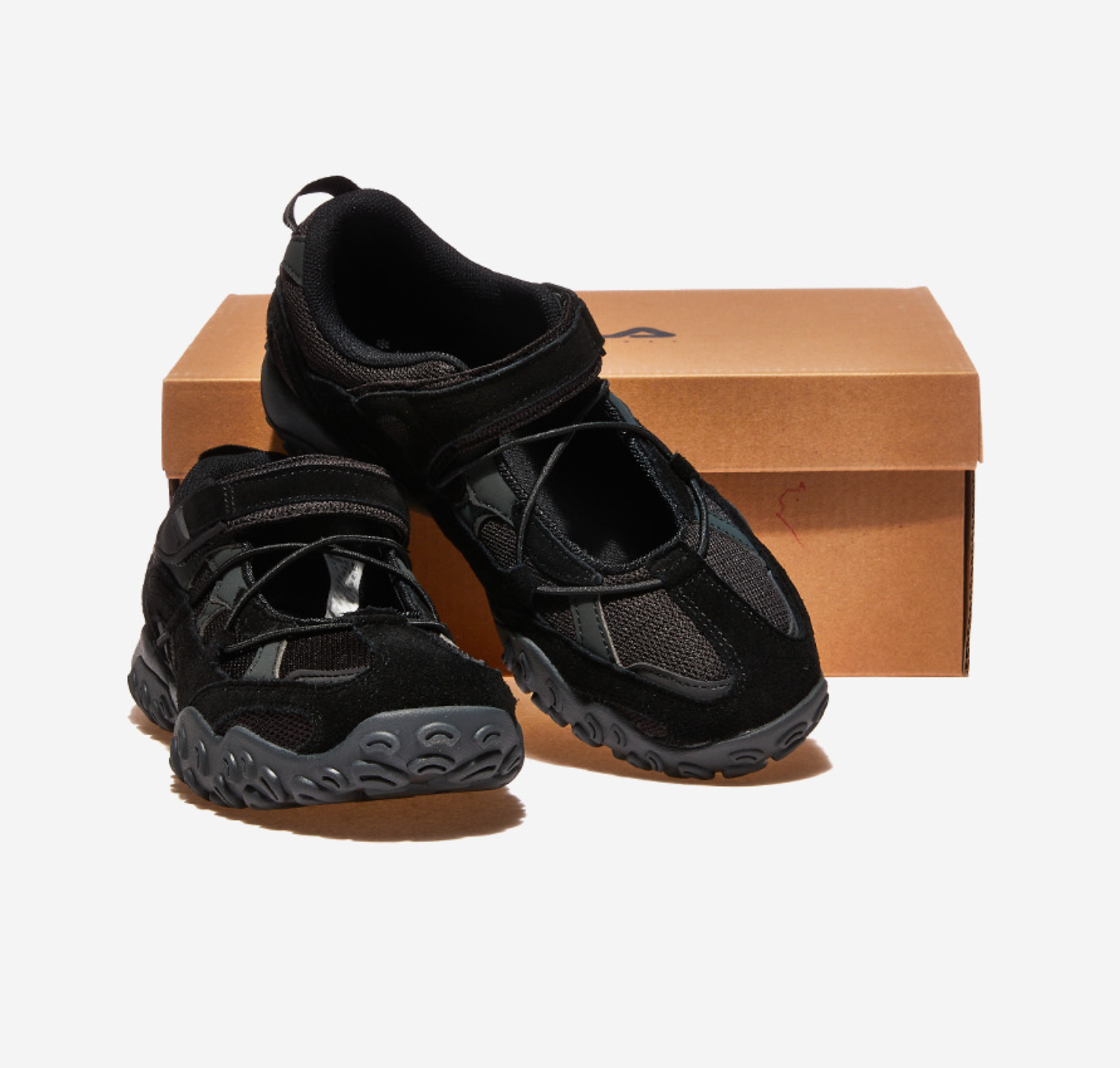 FILA ECHAPPE VC v2 LX Women's Women's Fashion Shoes Sneakers