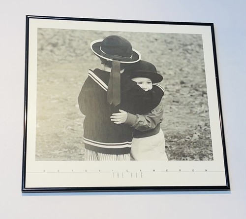 ベッツィー・キャメロン、Betsy Cameron THE HUG-Betsy Cameron 18x20 Photo Print Kids Children Framed
