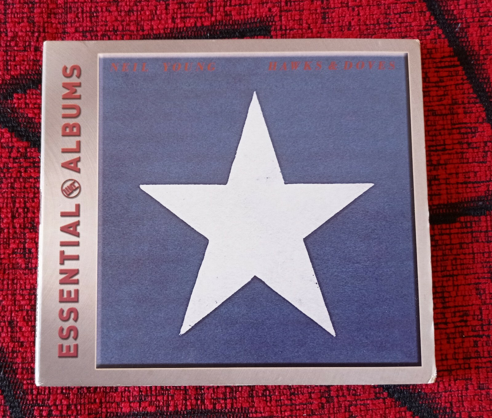 レア！DVD-AUDIO！NEIL YOUNG/HAWKS & DOVES 51jEiDVd4eL._SY200_QL15_.jpg