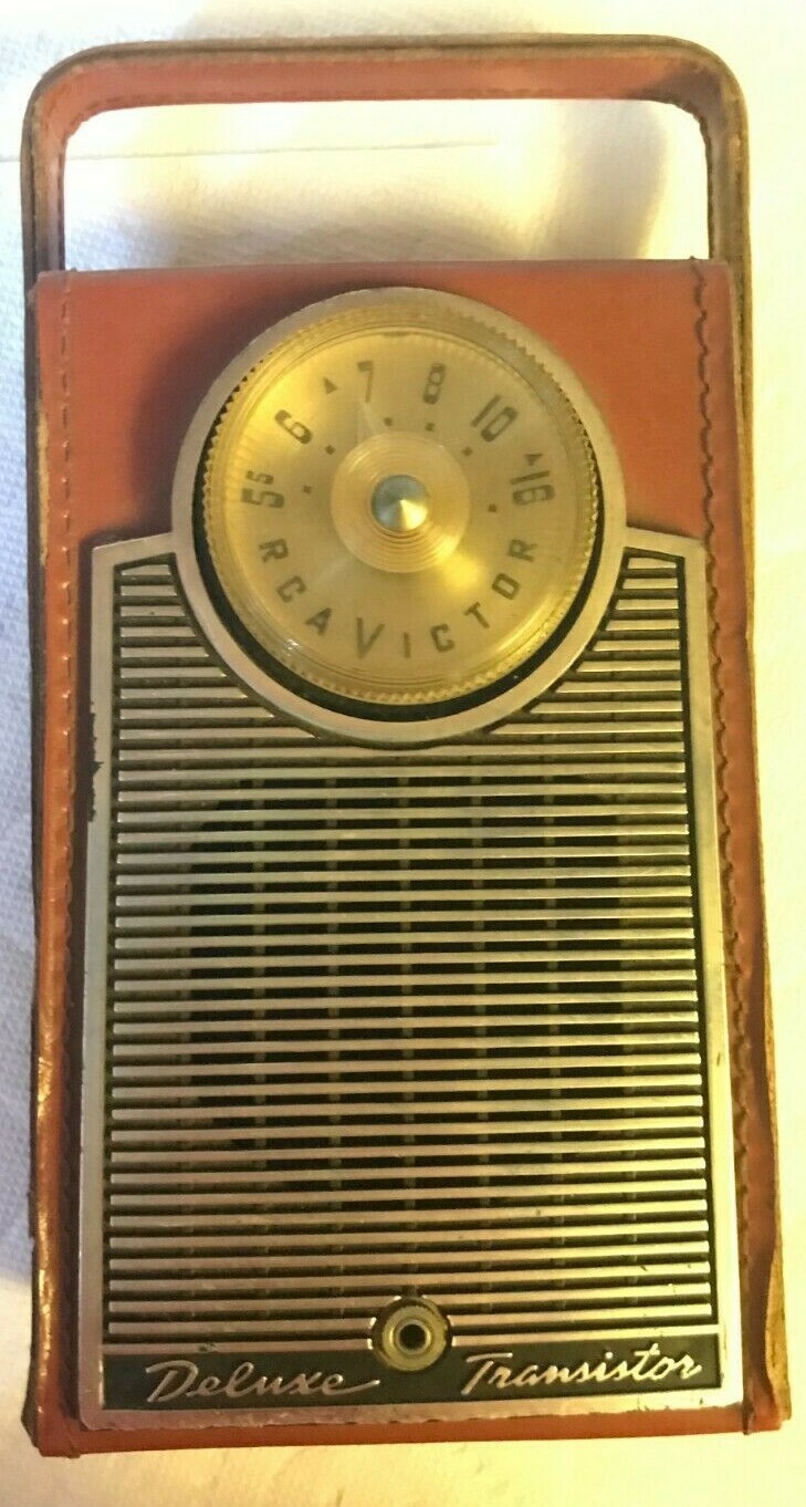 Vintage RCA Victor Deluxe Transistor Radio, Very Nice