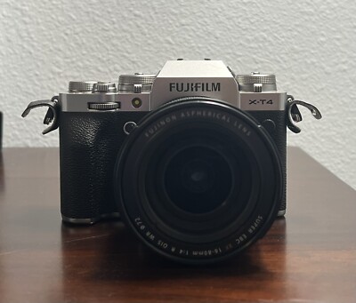 Fujifilm Fuji X-T4 (Silver) + XF16-80mm Lens kit