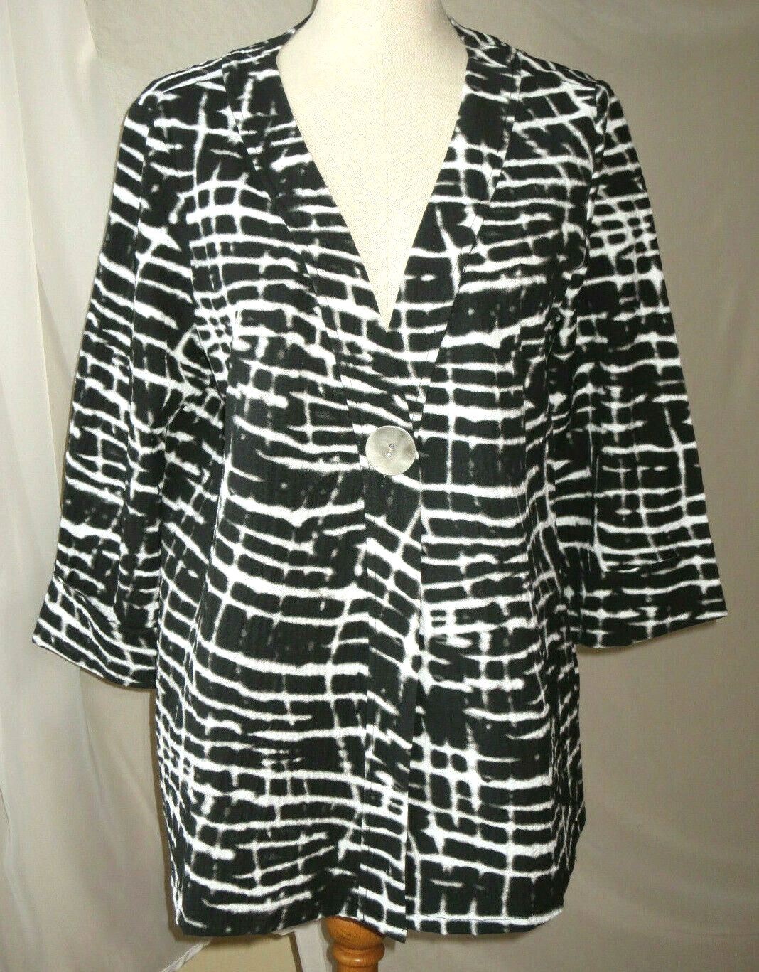 JM COLLECTION CARDIGAN V-NECK 3/4 SLV BLACK/WHITE BUTTON