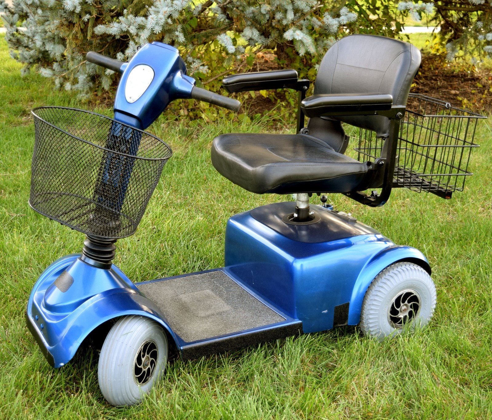 mobility scooter Pride victory four wheeled 300 lb rated strong powerful machine