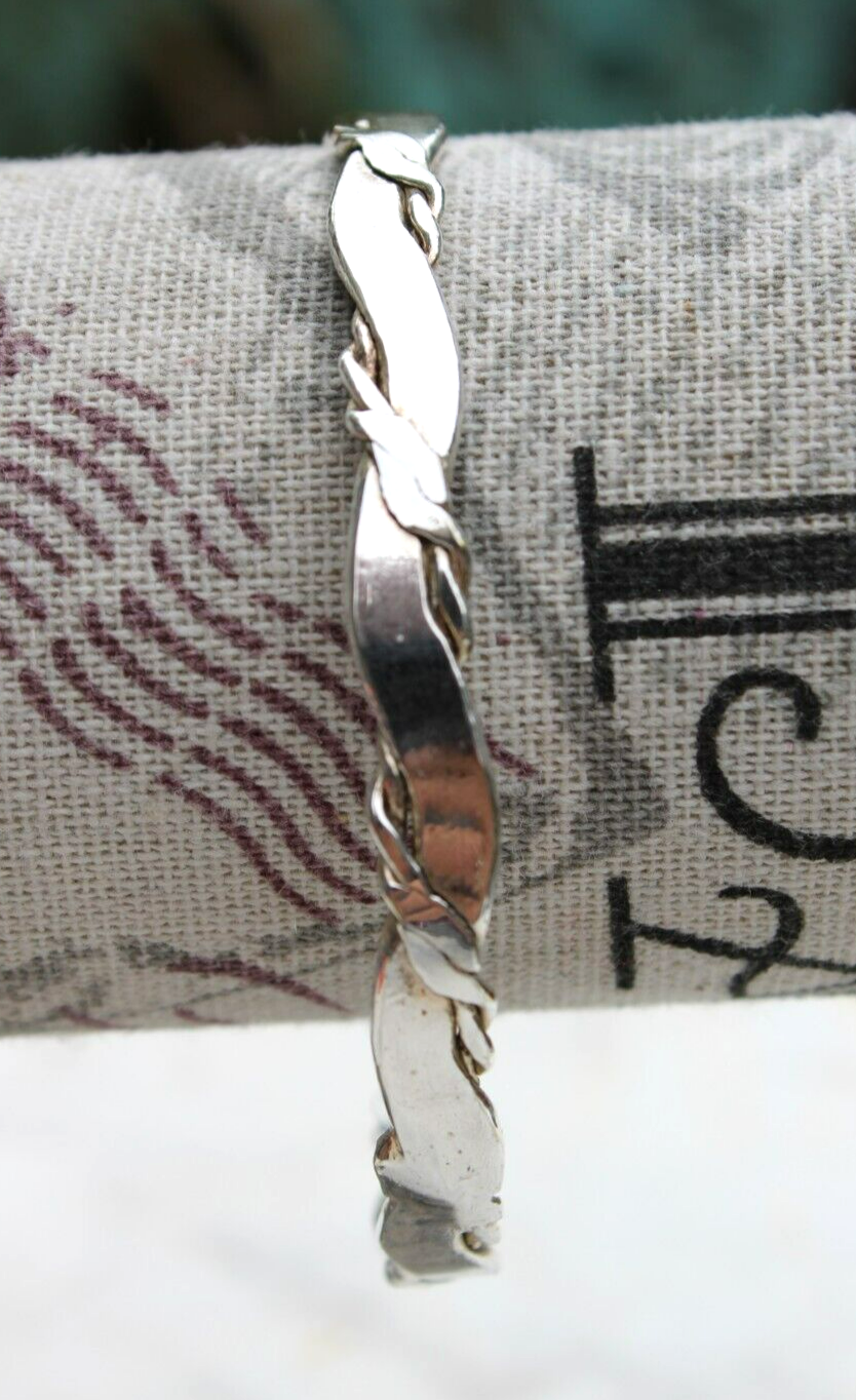 Vintage Sterling Silver Signed Mexico Bangle Bracelet 2-5/8 Vintage Sterling Silver Signed Mexico Bangle Bracelet 2-5/8